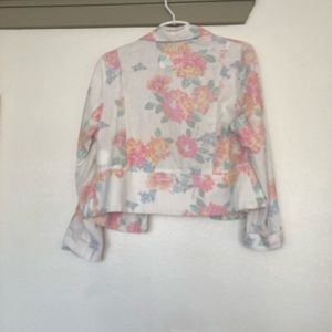 Old Navy Jackets & Coats - Lovely, unique, floral print lightweight blazer Old Navy Jackets & Coats - Lovely, unique, floral print lightweight blazer